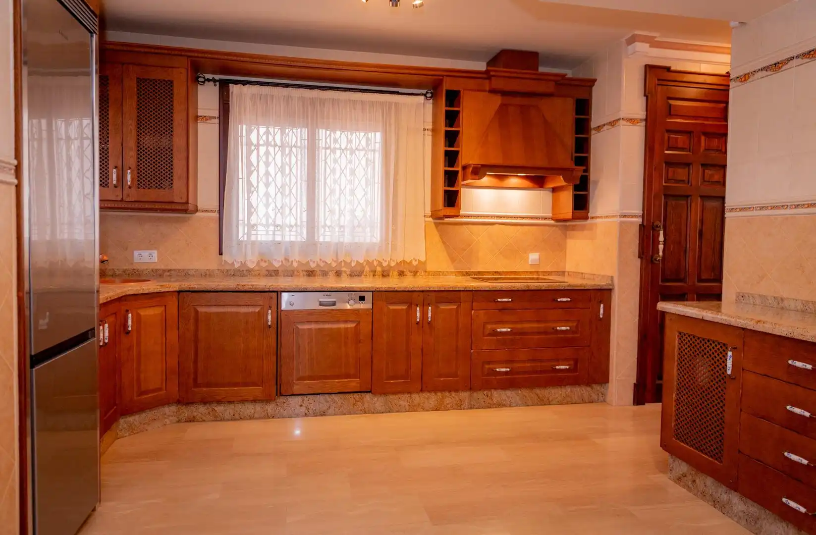 Cuina de Casa o xalet en venda en Antequera amb Aire condicionat, Terrassa i Traster