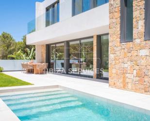 Vista exterior de Casa o xalet de lloguer en Santa Eulària des Riu amb Aire condicionat i Piscina