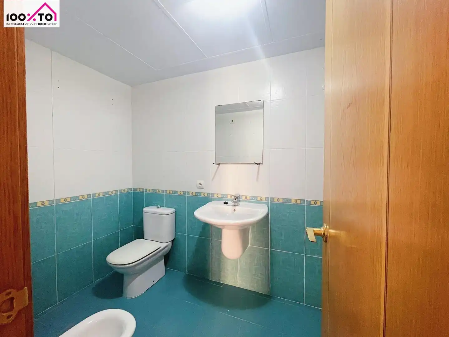 Baño de Piso en venta en Paterna con Trastero y Balcón