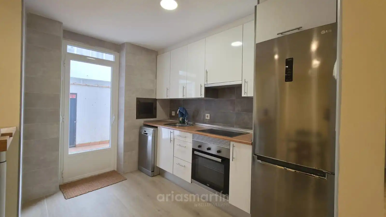 Kitchen of Flat for rent in Salamanca  with Heating and Furnished