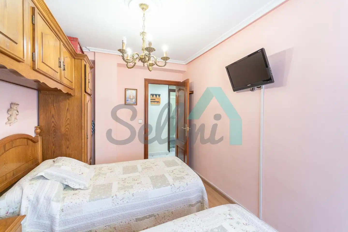 Habitación de Planta baja en venta en Aller con Calefacción, Trastero y Amueblado