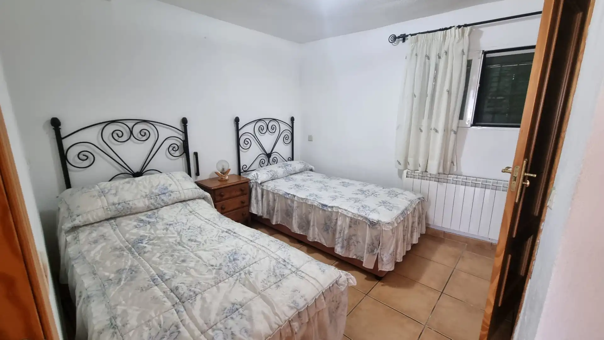 Schlafzimmer von Einfamilien-Reihenhaus zum Verkauf in Valdemaqueda mit Heizung und Abstellraum