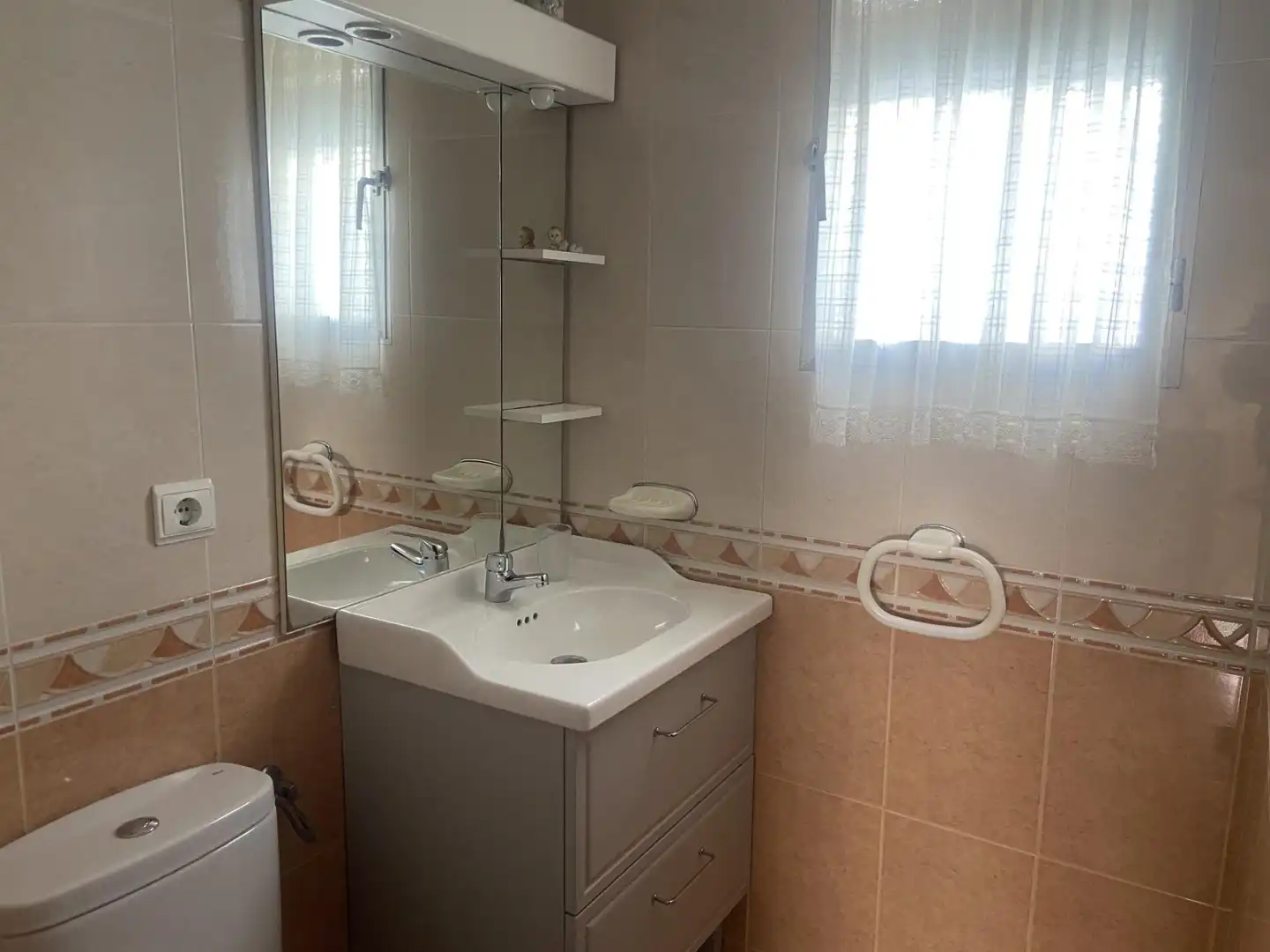 Bany de Pis en venda en Córdoba amb Aire condicionat i Terrassa