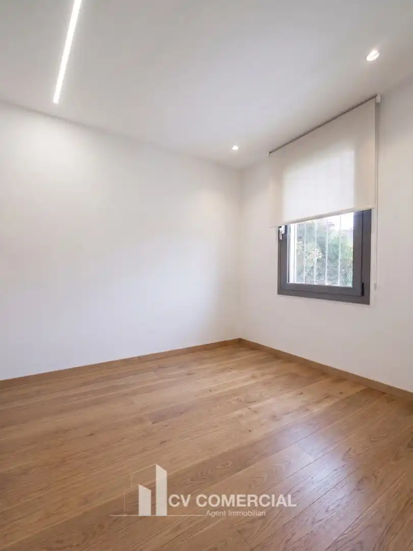 Bedroom of Flat for sale in Pallejà  with Air Conditioner, Heating and Parquet flooring