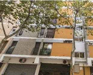 Vista exterior de Pis en venda en  Barcelona Capital amb Calefacció i Jardí privat