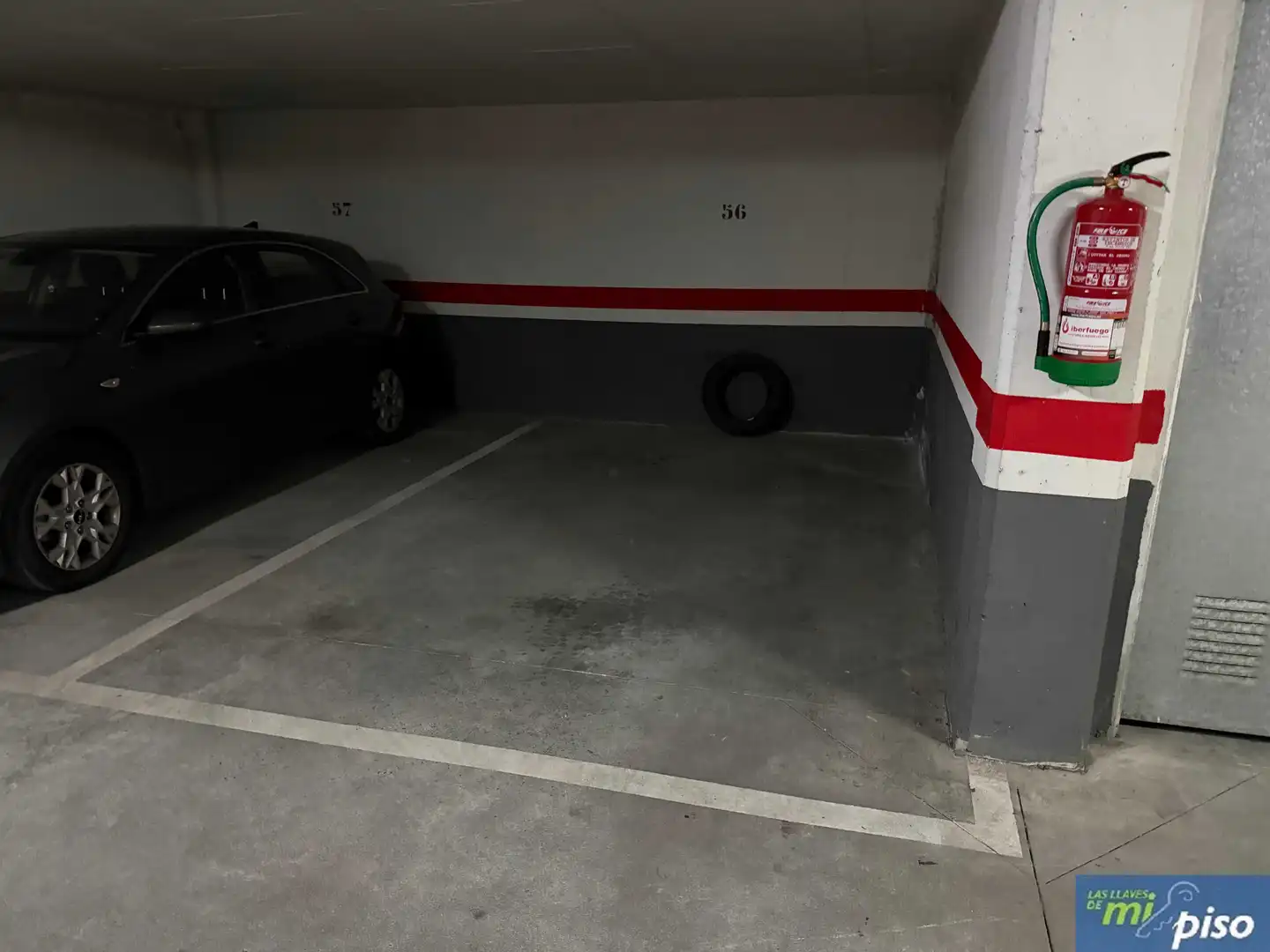 Aparcament de Pis en venda en Santovenia de Pisuerga amb Calefacció, Parquet i Terrassa