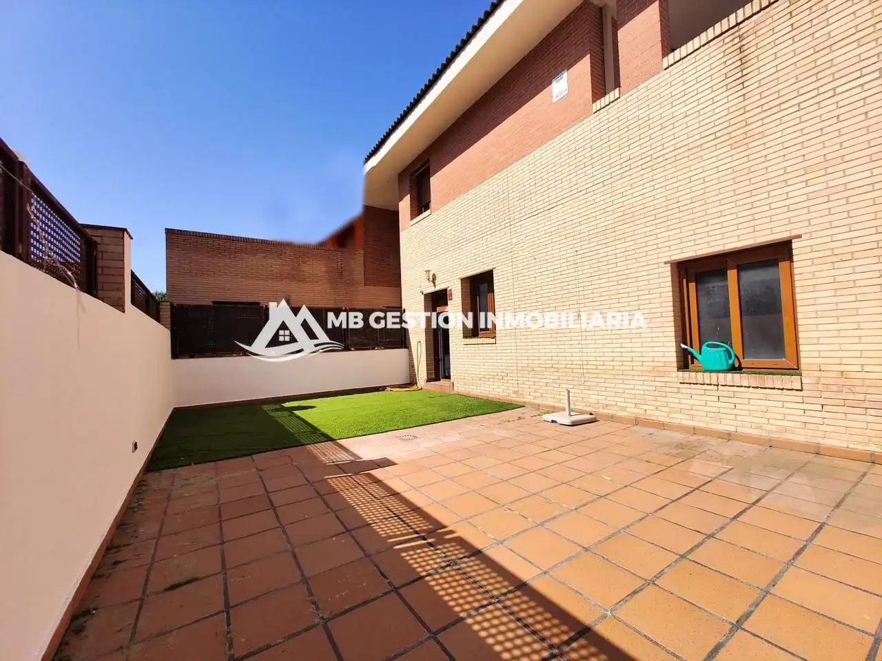 Jardín de Casa adosada en venta en Fuenlabrada con Aire acondicionado, Calefacción y Jardín privado