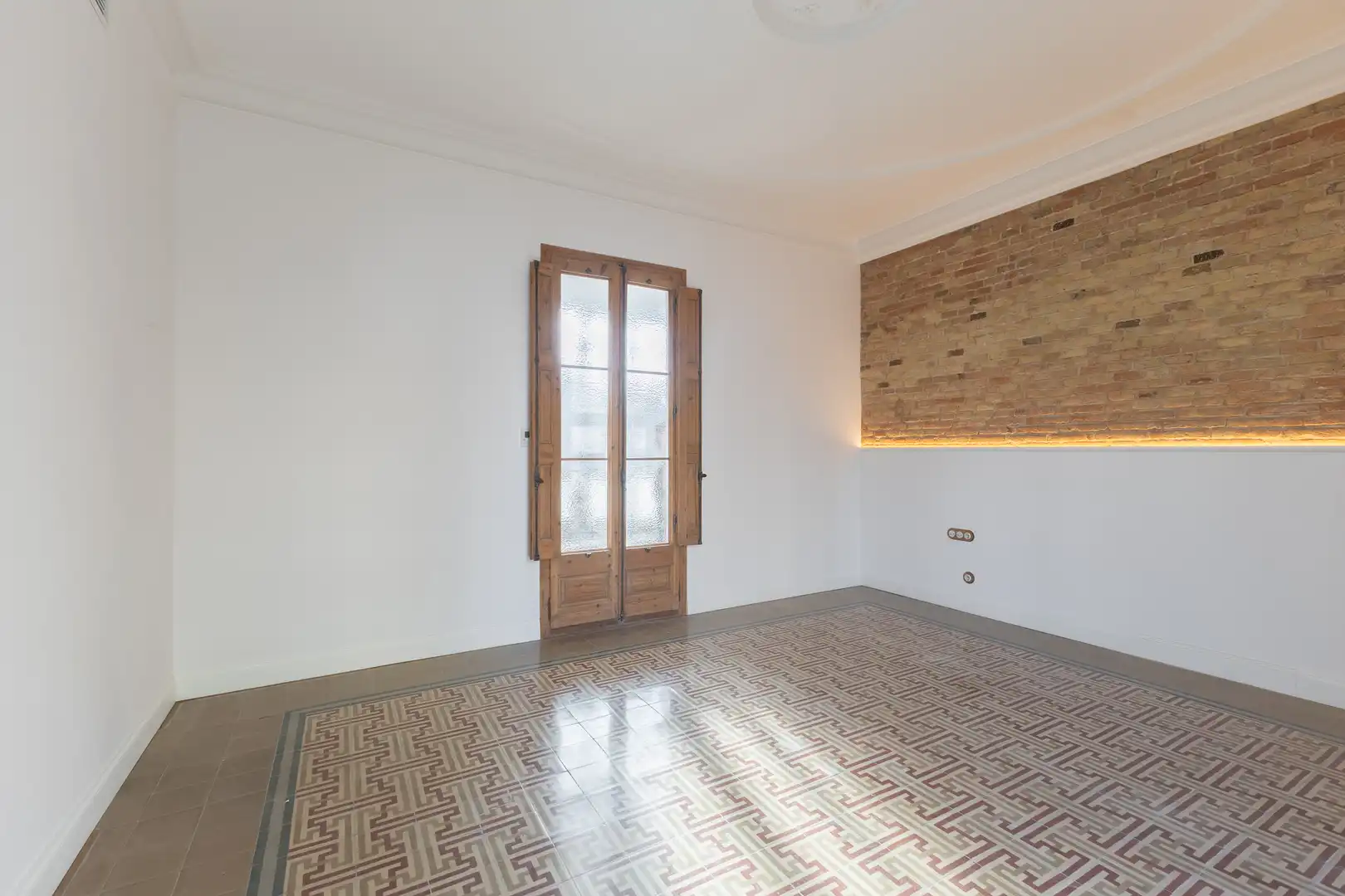 Wohnung zum Verkauf in Barcelona mit Klimaanlage, Heizung und Balkon