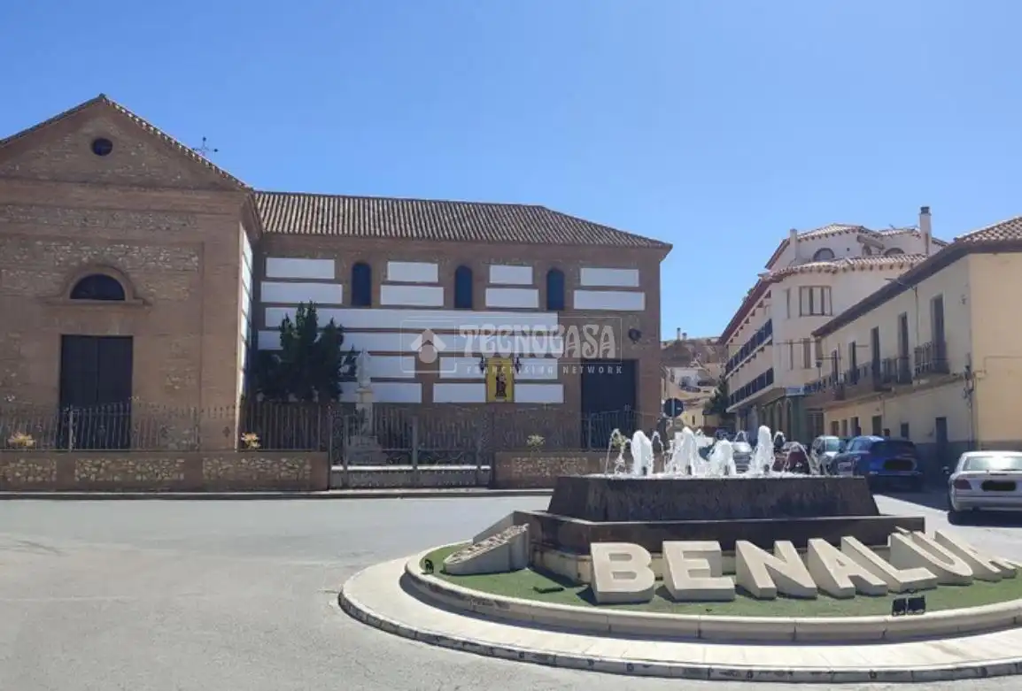 Vista exterior de Piso en venta en Benalúa con Balcón