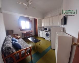 Living room of Flat to rent in  Granada Capital  with Furnished, Washing machine and Microwave