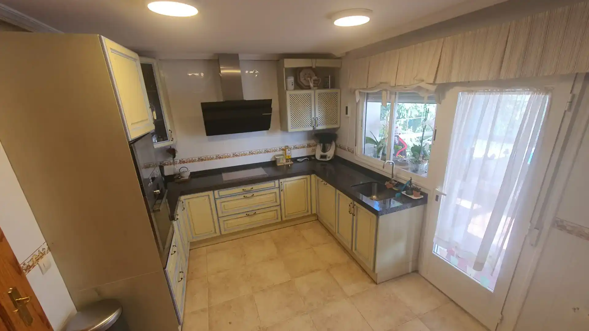 Cocina de Casa o chalet en venta en Barcience con Aire acondicionado, Jardín privado y Parquet