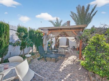 Detached house with pool for sale in Gran Alacant