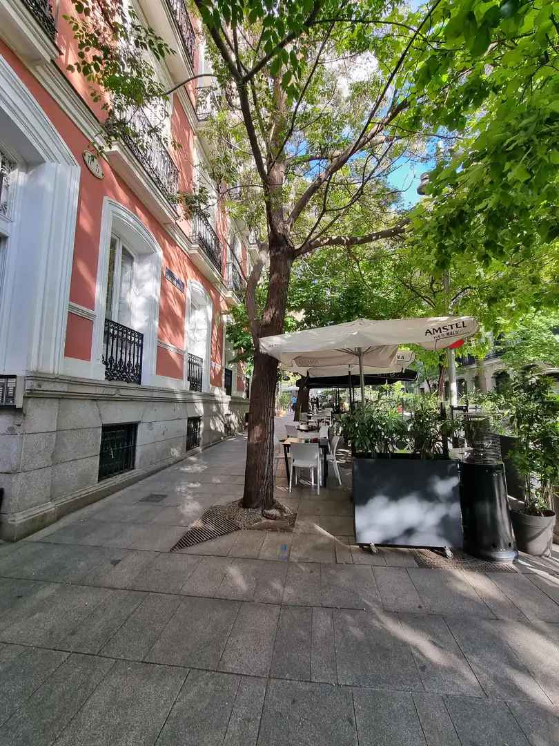 Vista exterior de Local de alquiler en Madrid