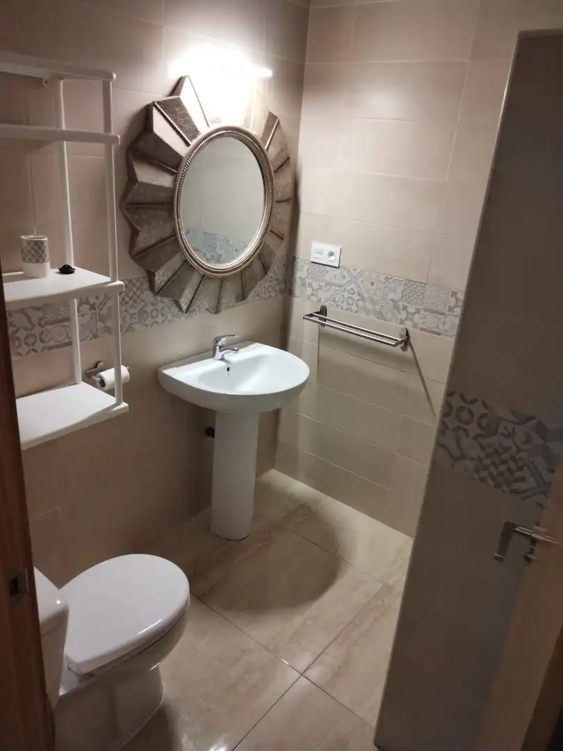 Bany de Apartament en venda en Martos amb Aire condicionat i Moblat