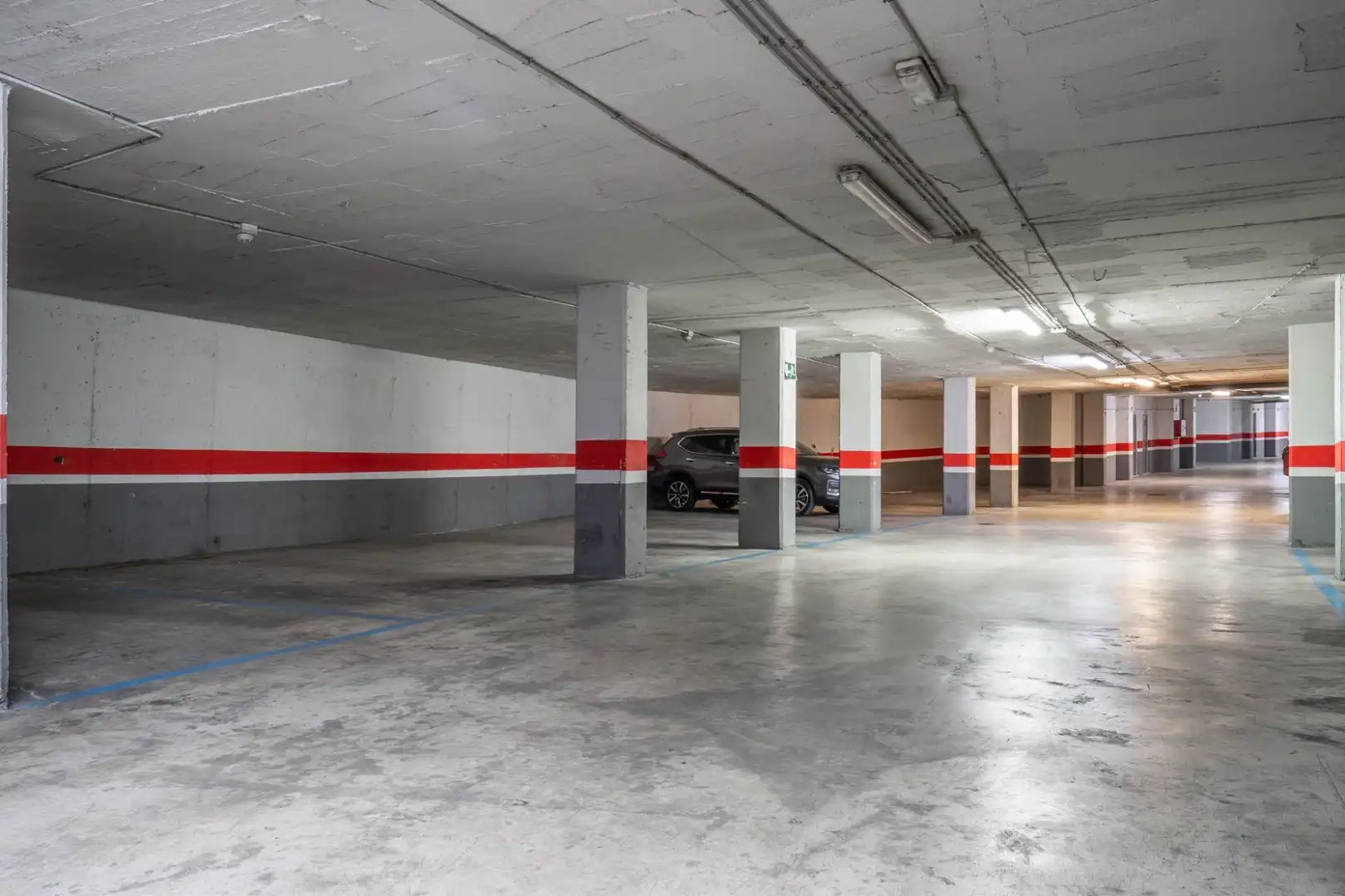 Parking of Flat for sale in Granada  with Air Conditioner, Heating and Private garden
