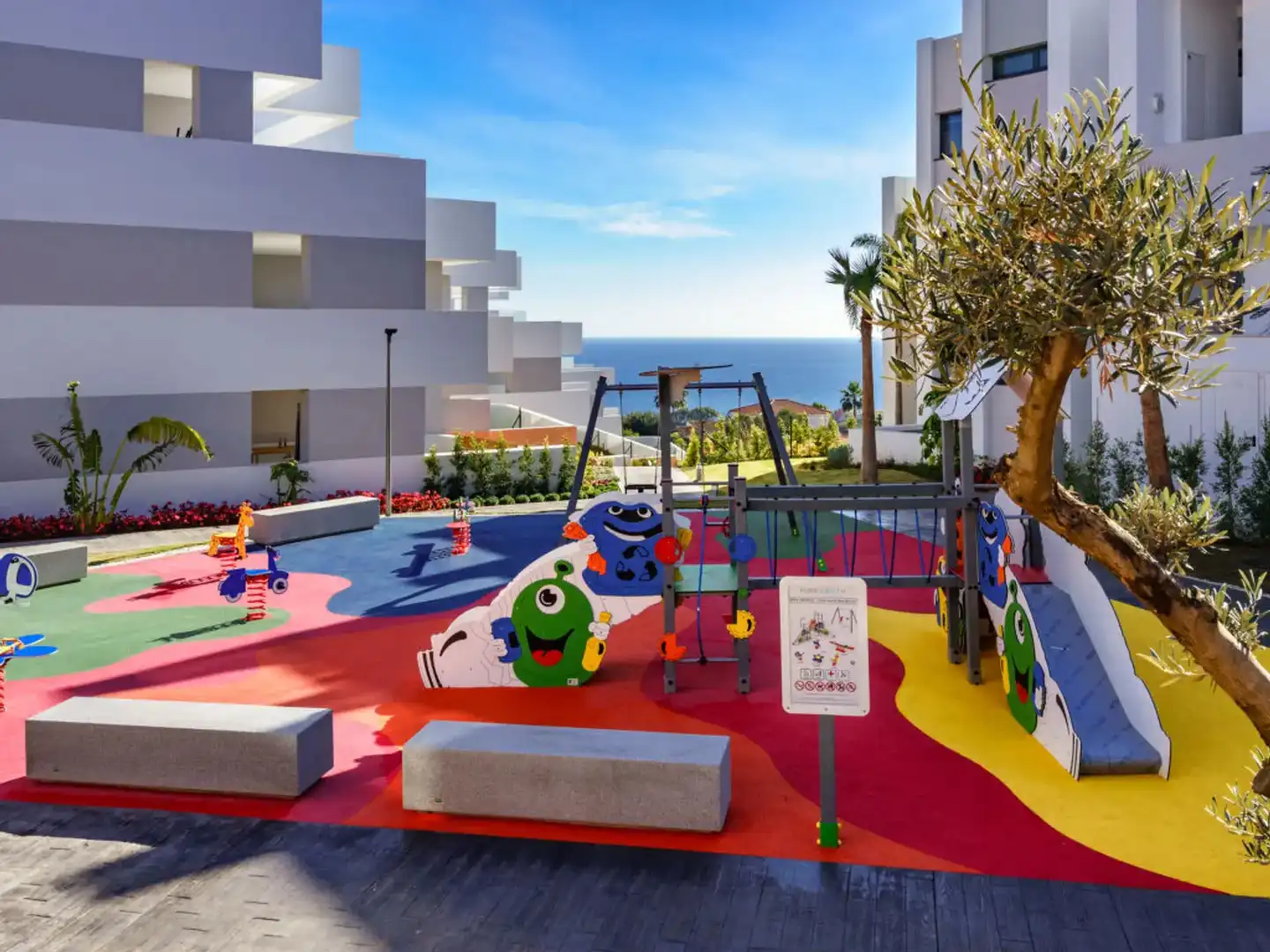 Außenansicht von Dachboden zum Verkauf in Manilva mit Klimaanlage, Heizung und Terrasse
