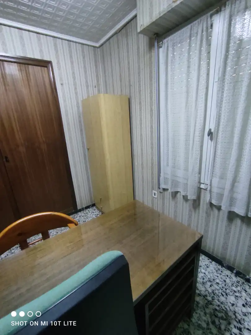 Schlafzimmer von Wohnung zur Miete in Elche / Elx mit Möbliert, Ofen und Waschmaschine