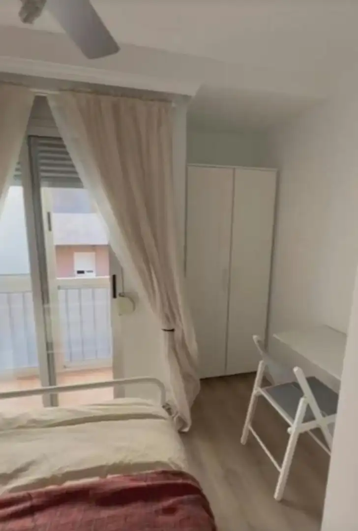 Terraza de Piso para compartir en Valencia con Amueblado y Lavadora