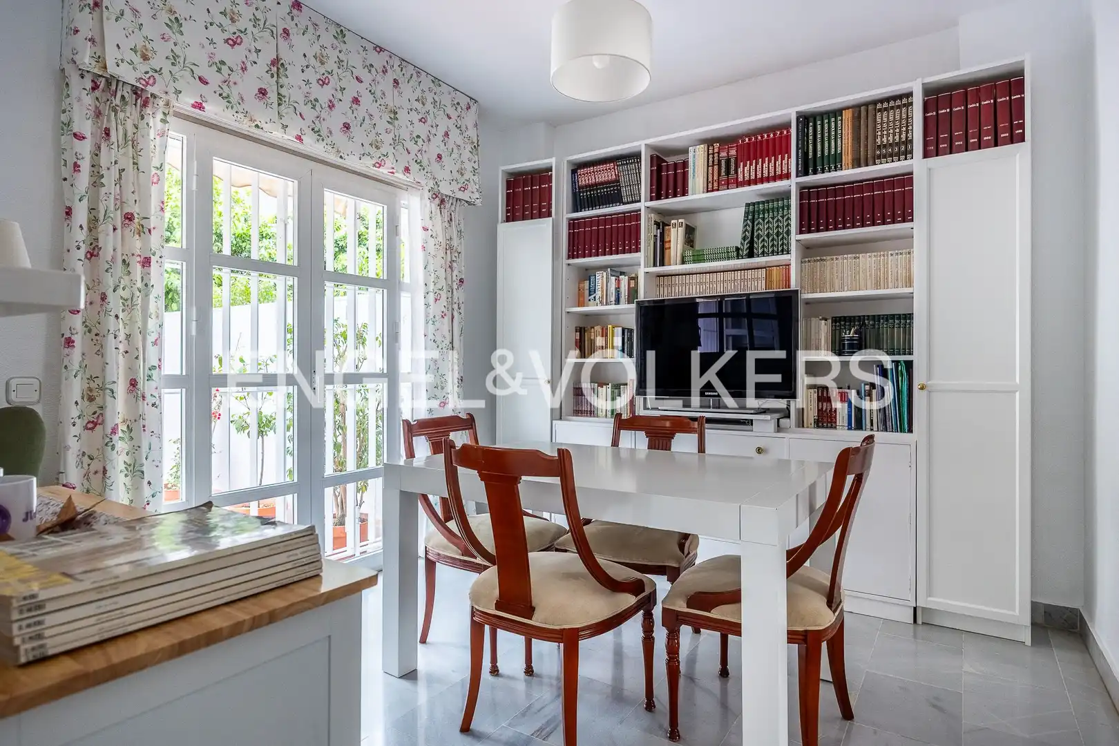 Dining room of Houses for sale in Sevilla  with Air Conditioner, Heating and Private garden