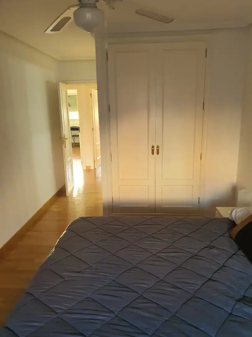 Schlafzimmer von Wohnung zur Miete in Alicante / Alacant mit Klimaanlage, Parkett und Möbliert