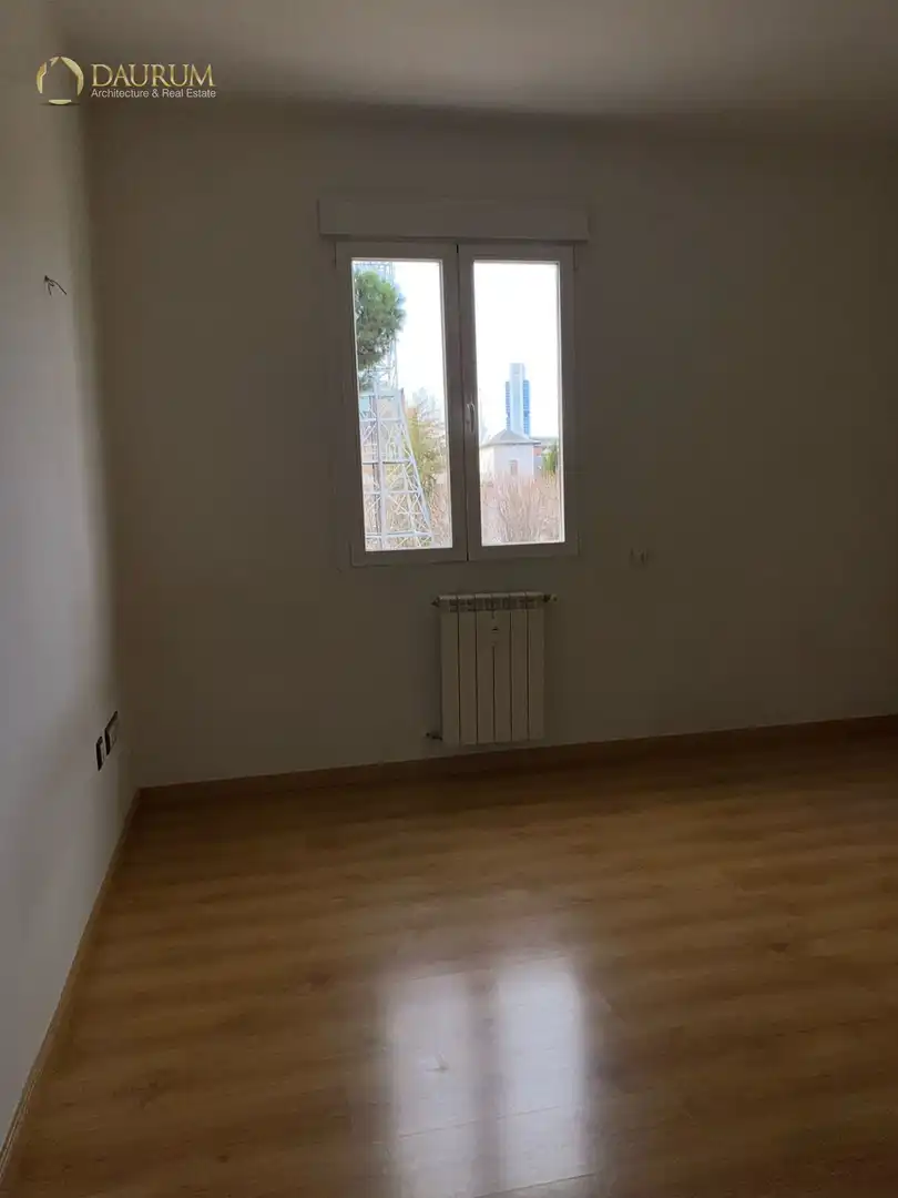 Schlafzimmer von Wohnung zum Verkauf in Madrid mit Klimaanlage, Heizung und Terrasse