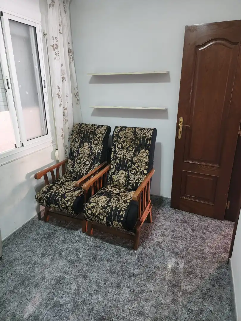 Living room of Flat for sale in L'Hospitalet de Llobregat  with Furnished, Oven and Washing machine