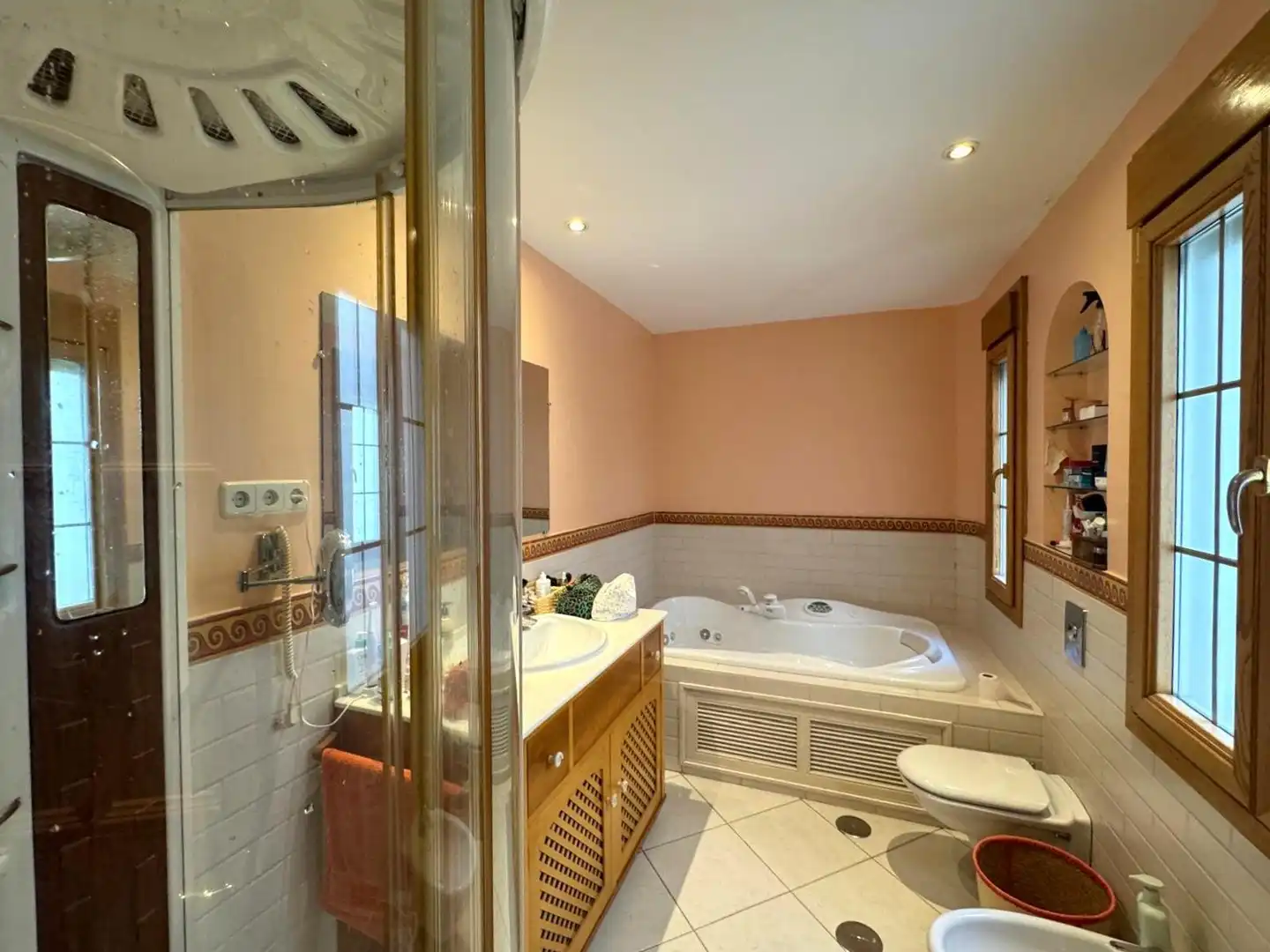 Bathroom of Flat for sale in Madrid  with Heating, Parquet flooring and Furnished