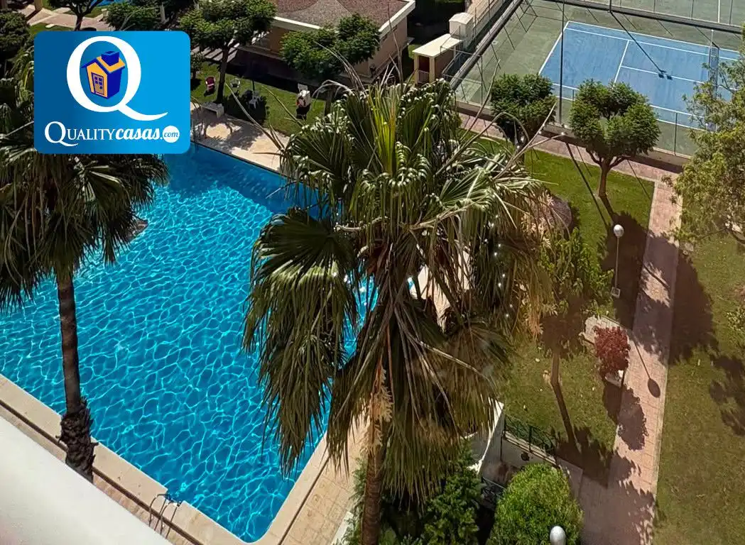 Piscina de Piso en venta en Alicante / Alacant con Terraza y Trastero