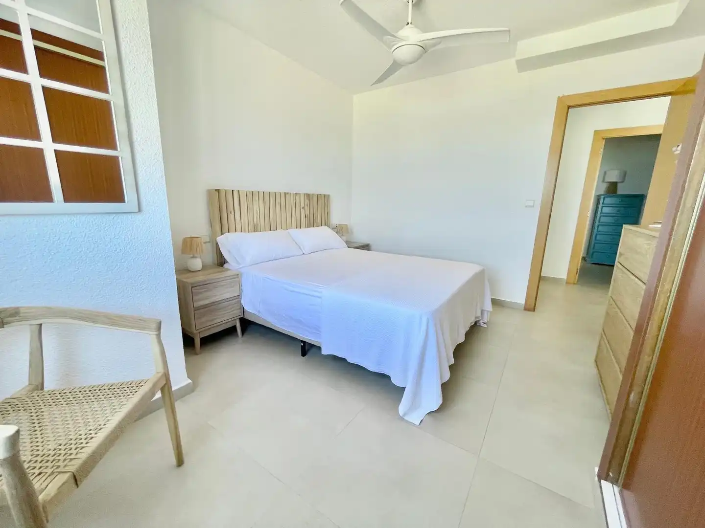 Habitación de Apartamento de alquiler en Guardamar del Segura con Amueblado, Lavadora y Microondas
