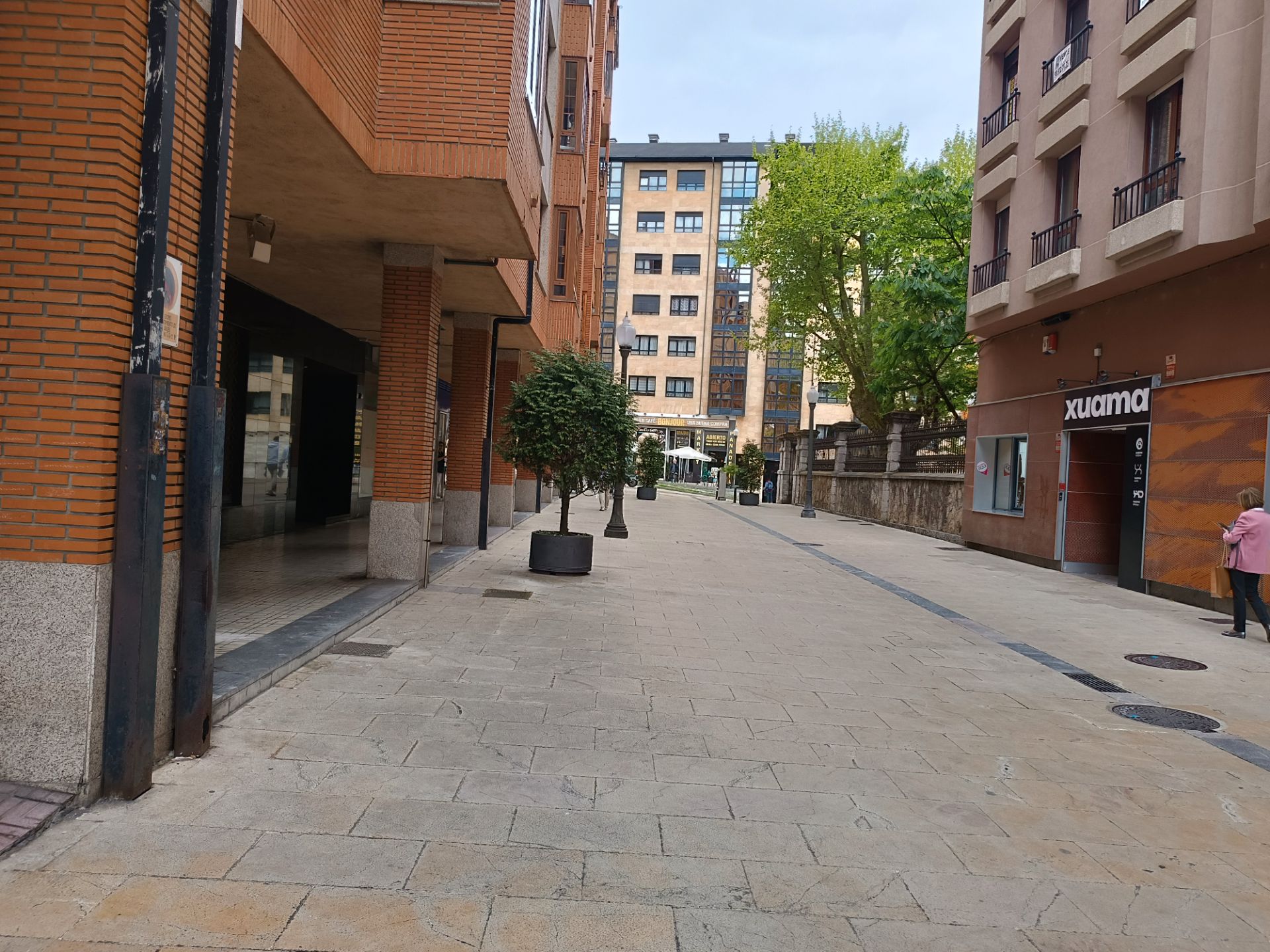 Vista exterior de Local de alquiler en Avilés