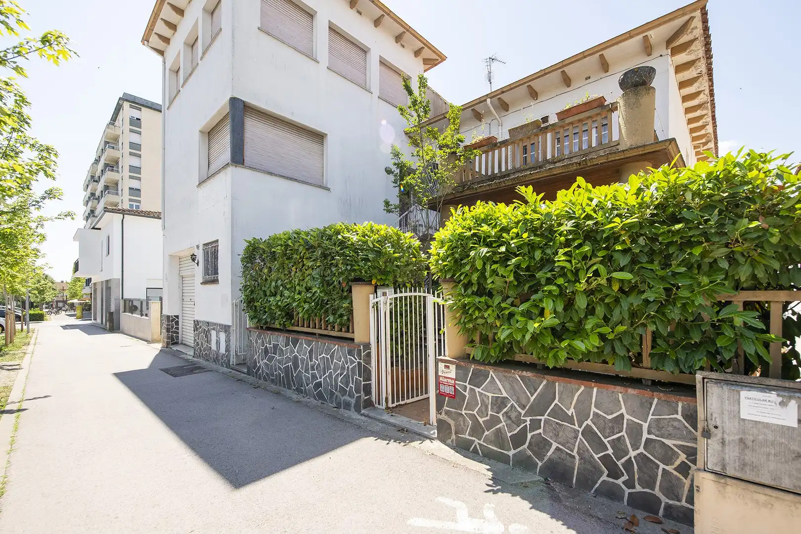 Exterior view of Houses for sale in Banyoles  with Heating