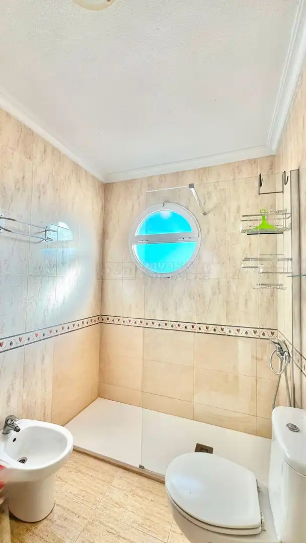 Bany de Casa adosada en venda en Orihuela amb Jardí privat, Terrassa i Piscina comunitària