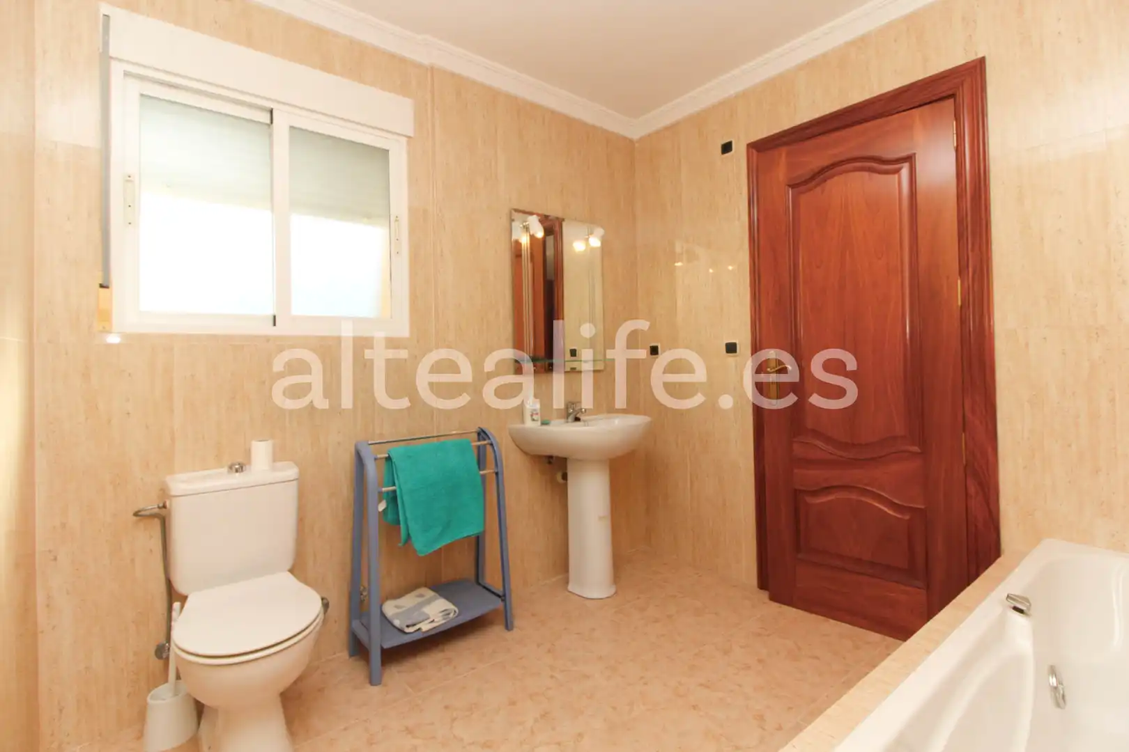 Badezimmer von Haus oder Chalet zum Verkauf in La Nucia mit Privatgarten, Terrasse und Abstellraum