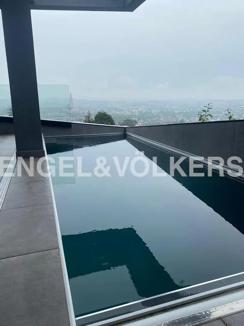 Piscina de Casa o chalet en venta en Gijón  con Calefacción, Parquet y Trastero