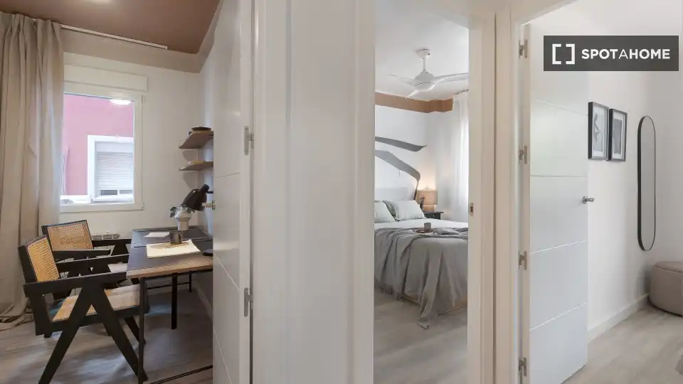 Dormitori de Apartament per a compartir en Madrid amb Aire condicionat, Terrassa i Moblat