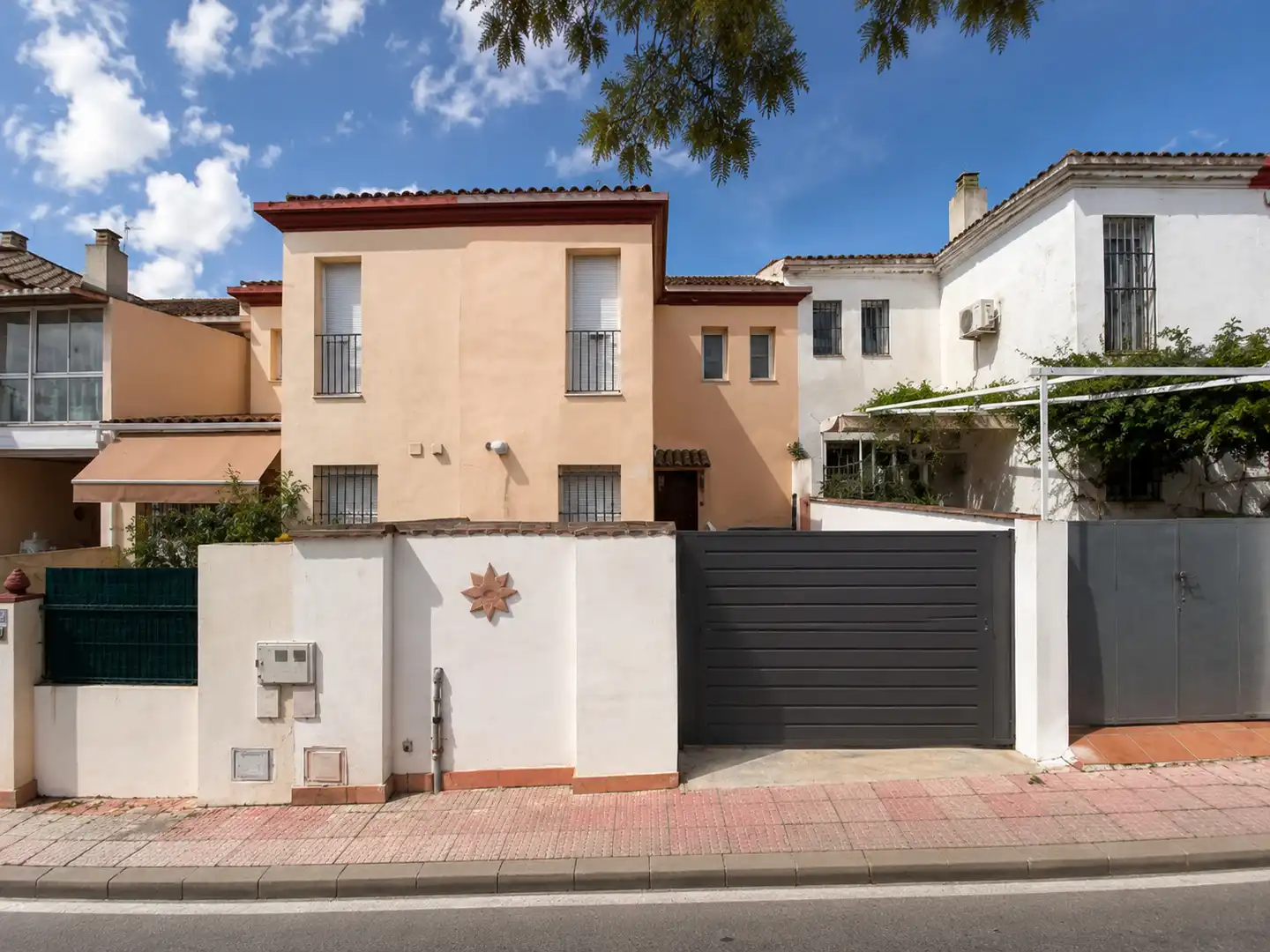Adossat en venda a Gines