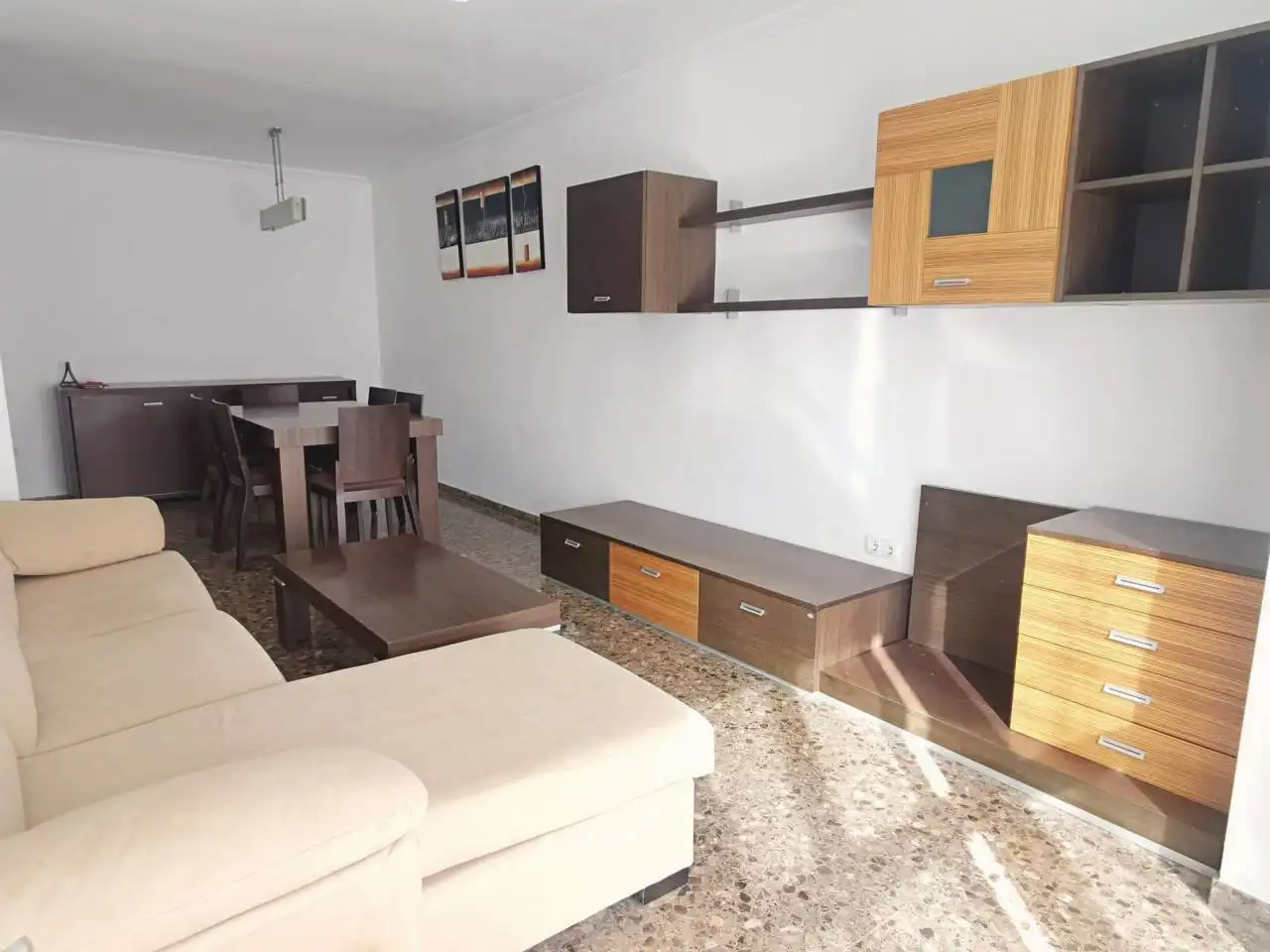 Sala d'estar de Pis de lloguer en Valencia amb Aire condicionat, Calefacció i Moblat