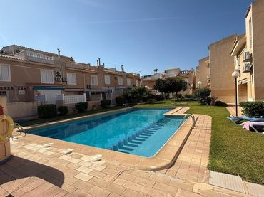 Dúplex con piscina en venta en Playa de los Locos