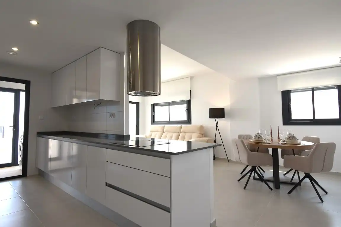 Cocina de Apartamento en venta en San Miguel de Salinas con Aire acondicionado, Calefacción y Trastero