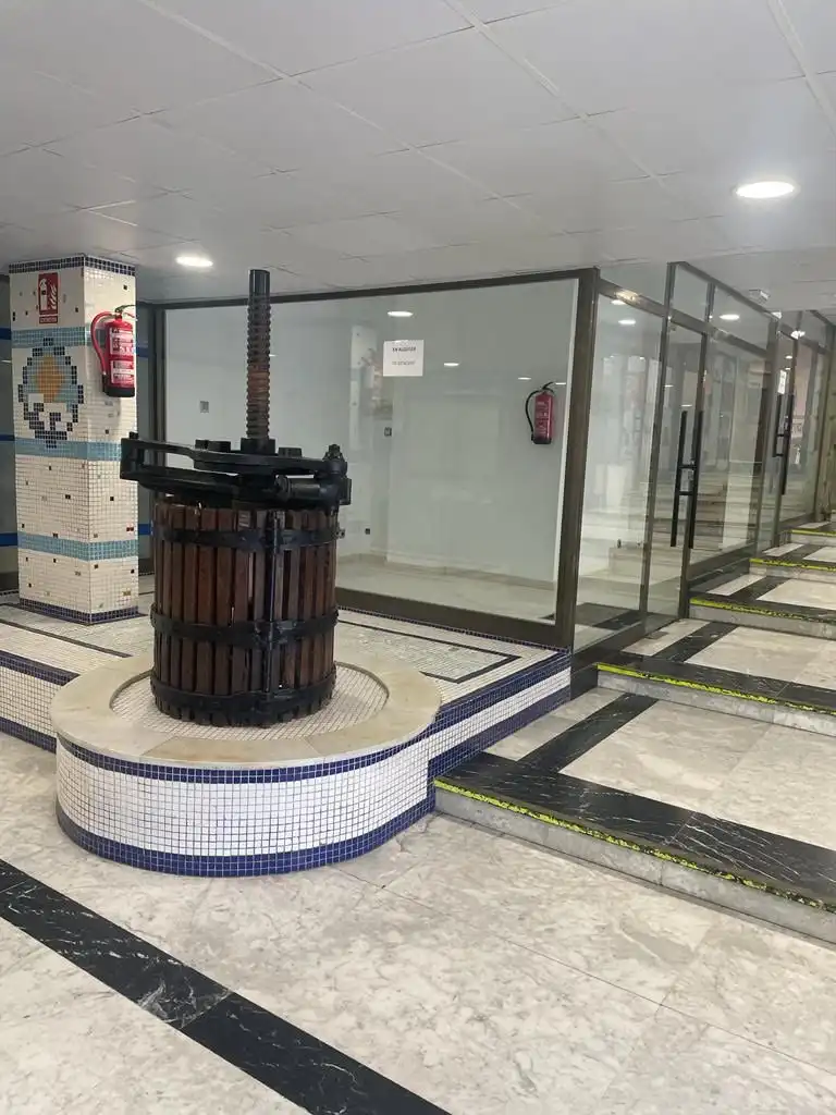 Local comercial en alquiler en Carrer de la Fàbrica, imagen 2
