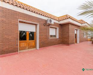 Vista exterior de Casa adosada en venda en Vícar amb Aire condicionat, Terrassa i Balcó