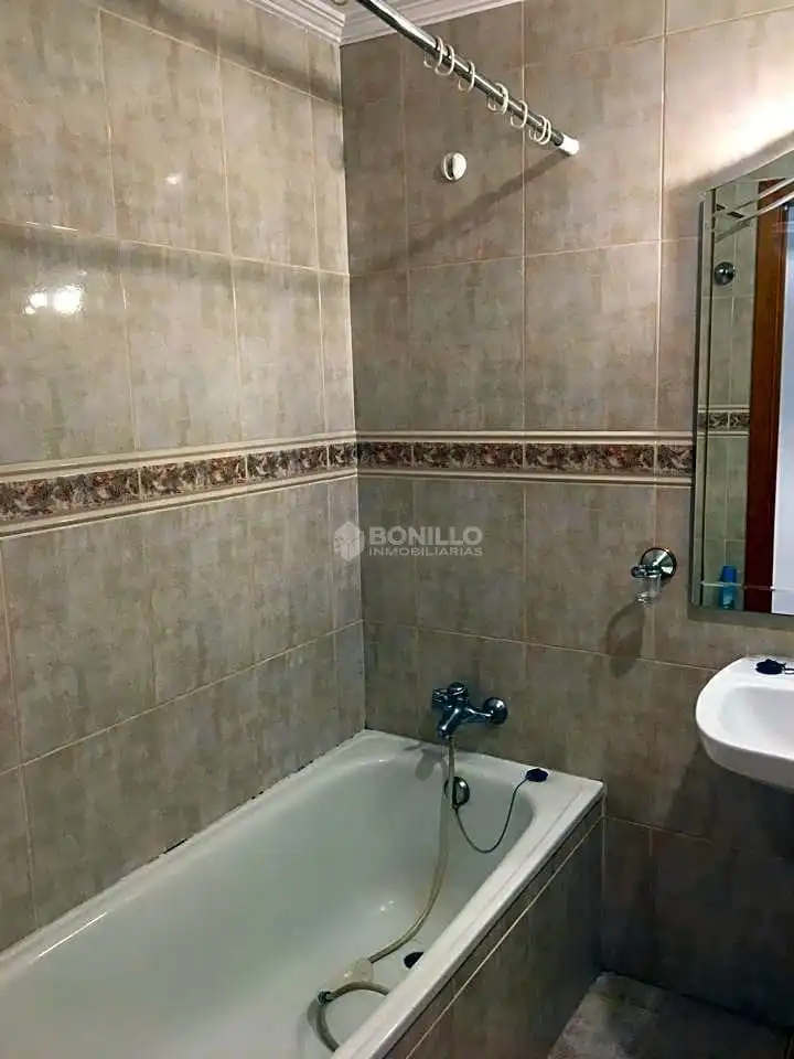 Flat with terrace to rent in Avenida de Sagunto, imagen 17
