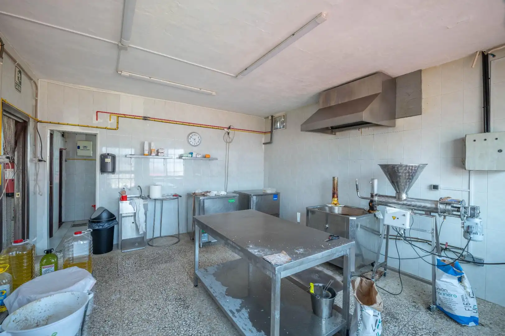 Küche von Fabrikhallen zum Verkauf in Granada