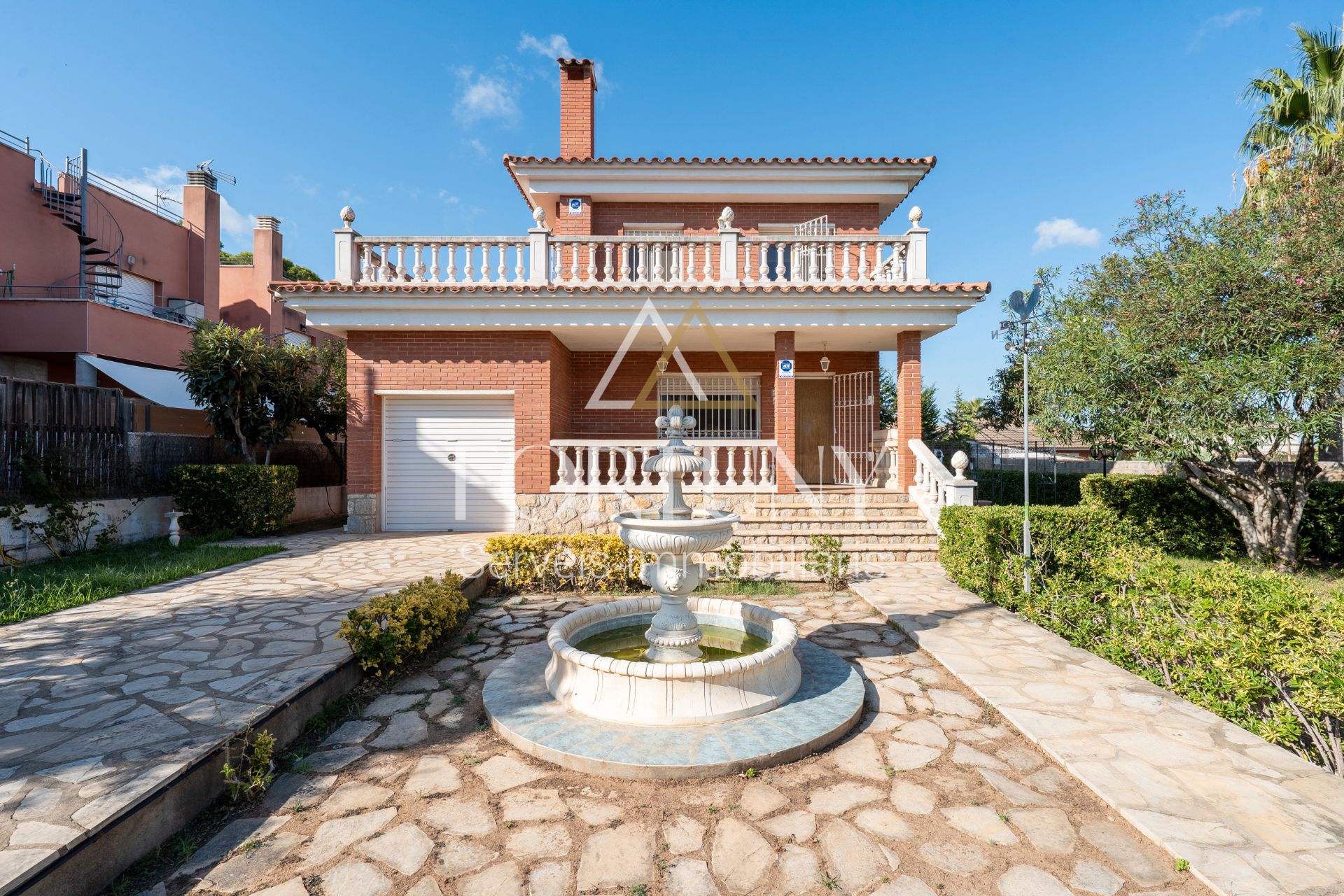 Jardí de Casa o xalet en venda en Mont-roig del Camp amb Aire condicionat, Jardí privat i Terrassa