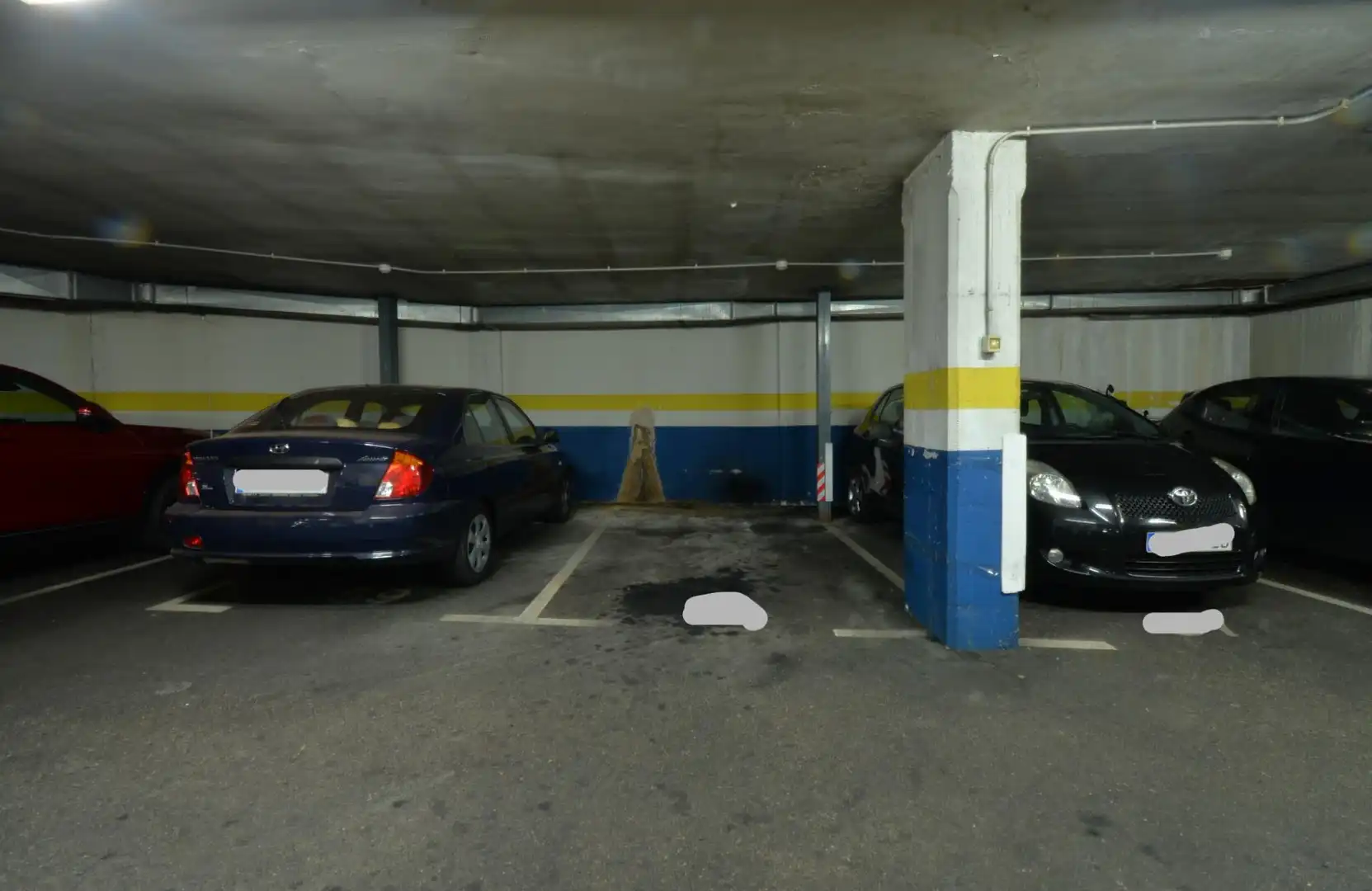 Parking de Piso en venta en Oviedo  con Calefacción y Trastero