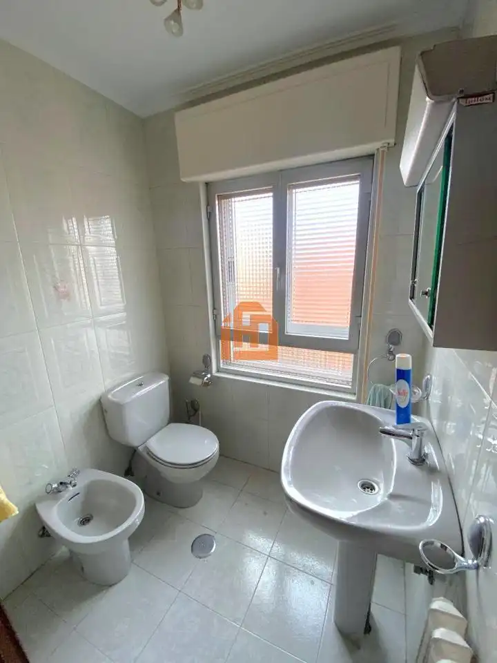 Baño de Casa o chalet en venta en La Robla  con Calefacción y Amueblado