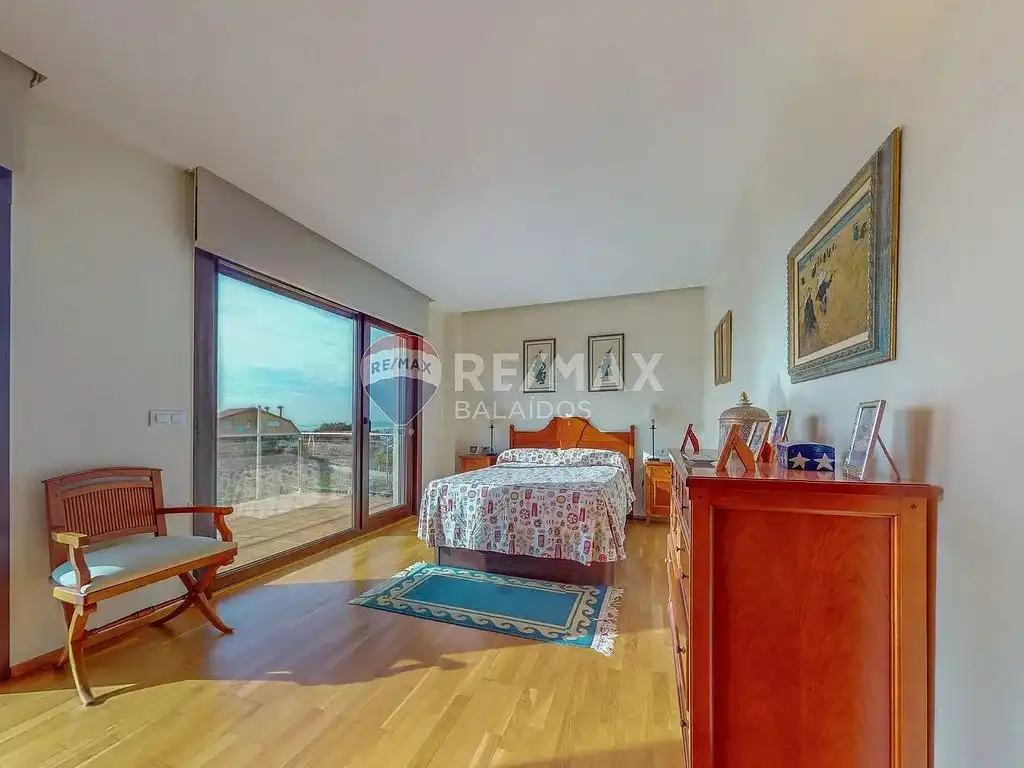 Bedroom of Houses for sale in Vigo   with Heating, Private garden and Parquet flooring