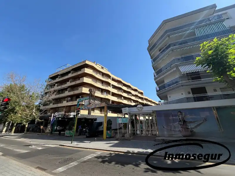 Business premises for sale in Carrer de Barbastre