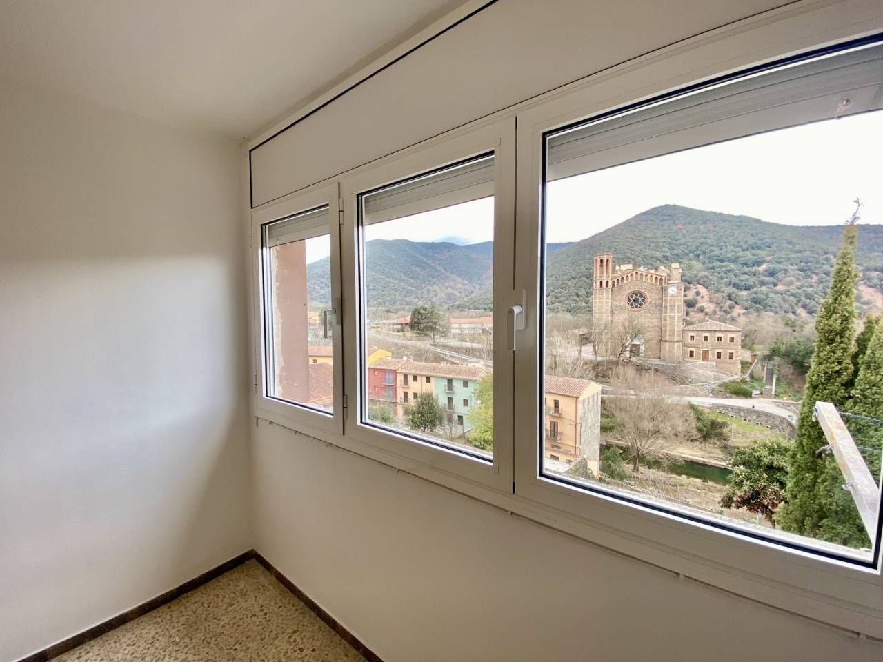 Dormitori de Pis en venda en Sant Joan Les Fonts amb Aire condicionat, Calefacció i Balcó