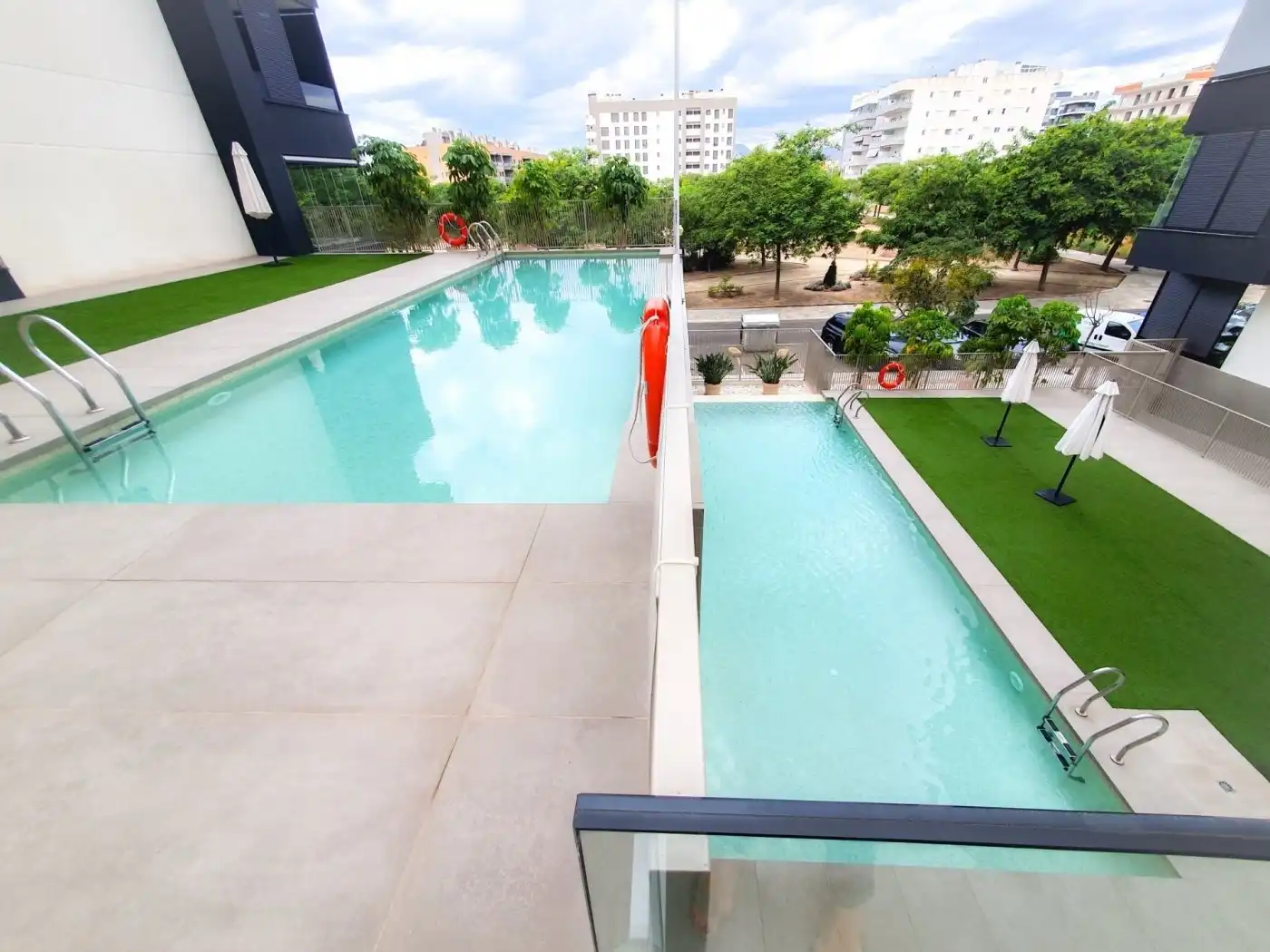 Piscina de Pis en venda en Elche / Elx amb Aire condicionat, Calefacció i Jardí privat
